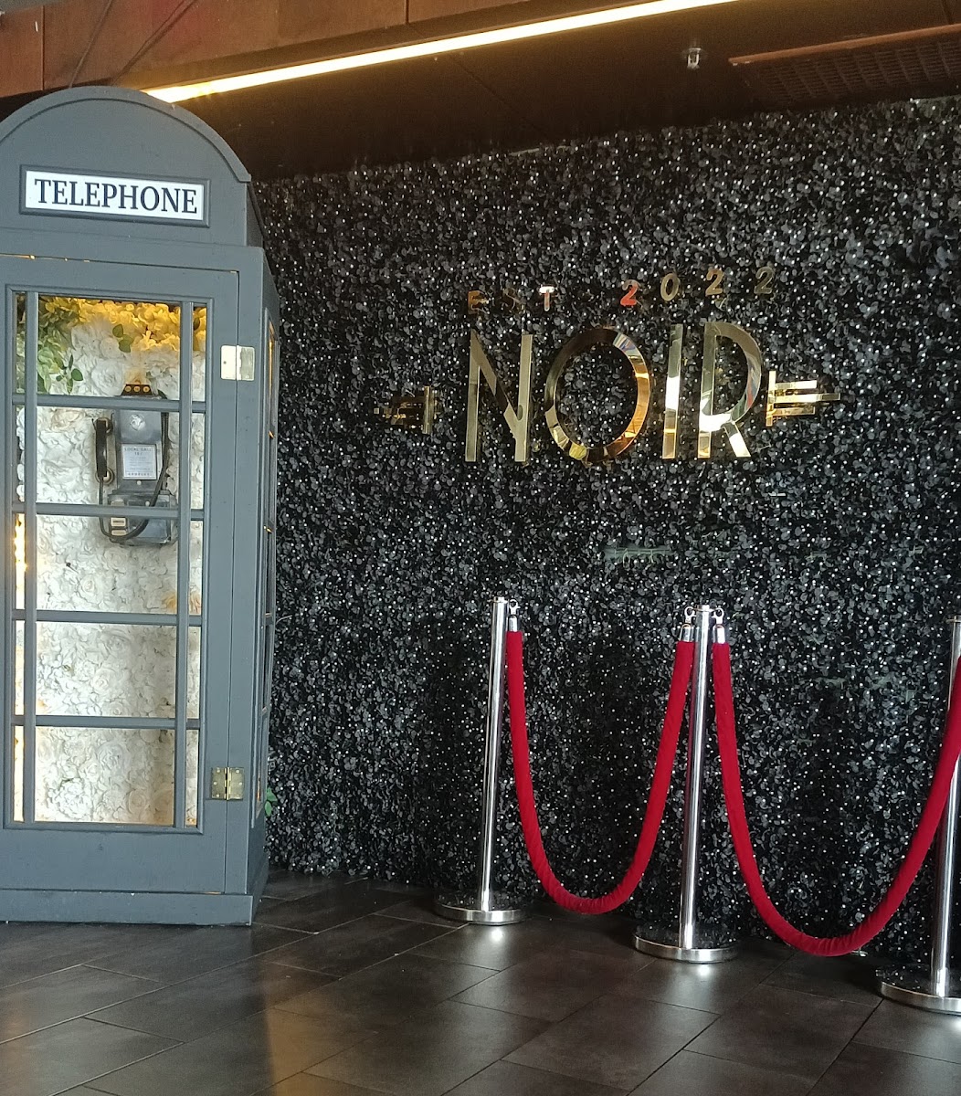 Noir Kitchen & Cocktails